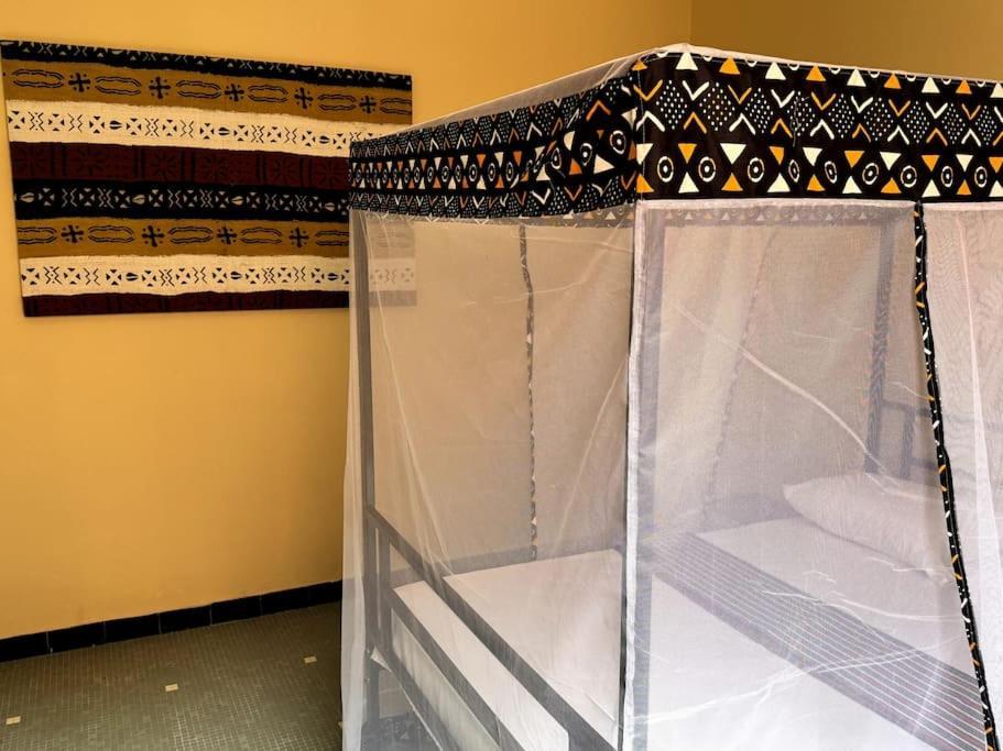Independent Room On Island In Colonial House With Private Entrance Saint-Louis Extérieur photo