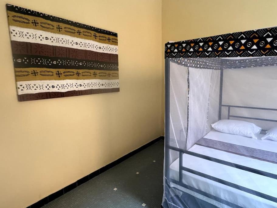 Independent Room On Island In Colonial House With Private Entrance Saint-Louis Extérieur photo