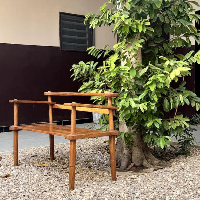 Independent Room On Island In Colonial House With Private Entrance Saint-Louis Extérieur photo